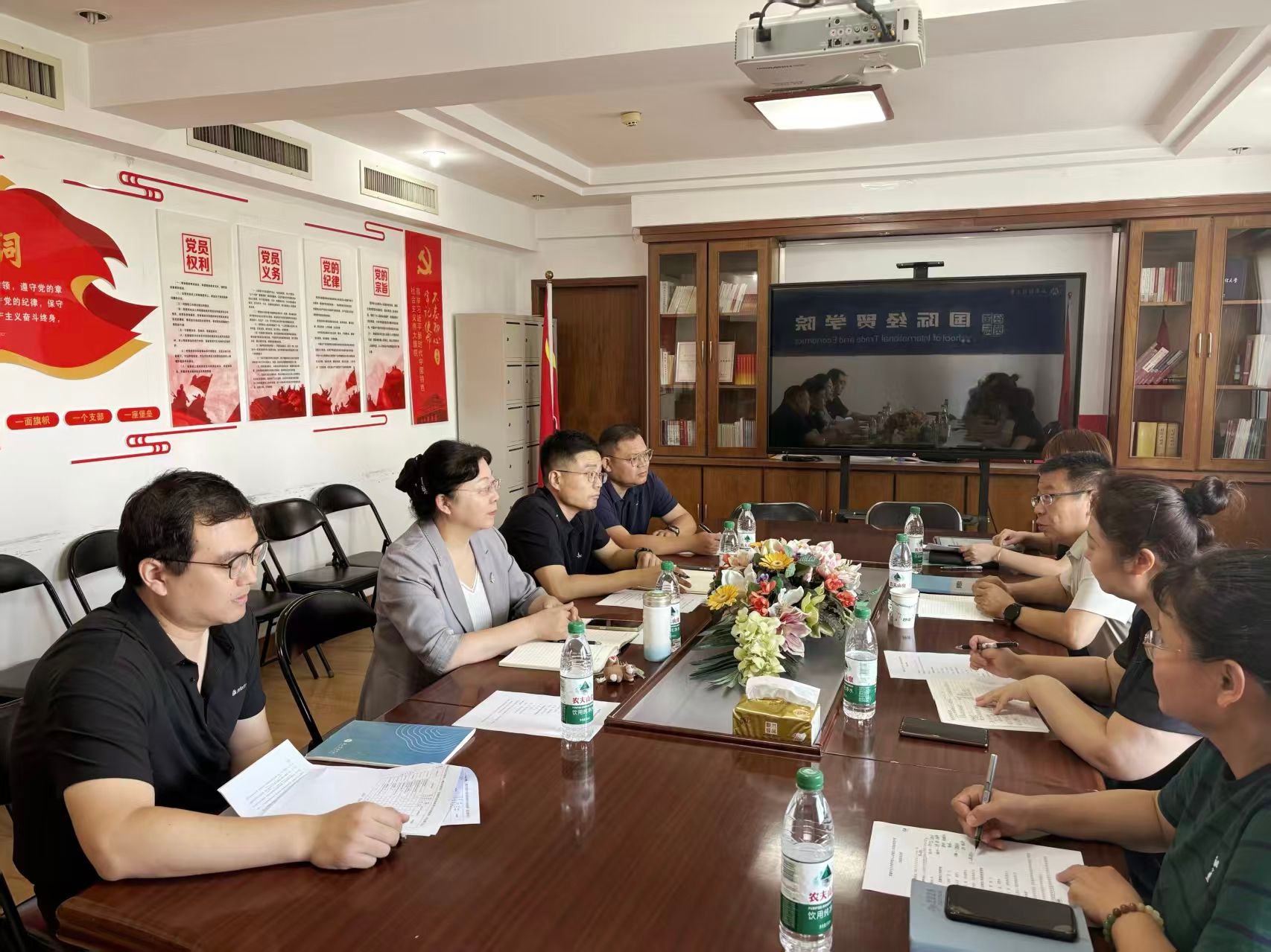 新疆师范大学商学院来我院调研交流
